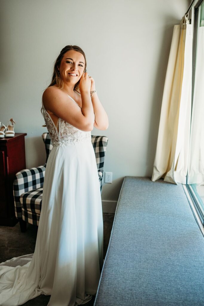 Bloomington Bride getting ready.